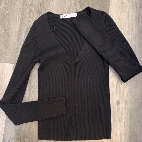 Zara Tops - ZARA black ribbed top LIKE NEW size Small
